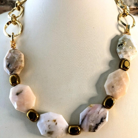 Natural Large Peruvian Pink Opal In Gold Plated Necklace - Picture 2 of 9
